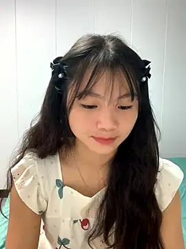 Emlyly-18 online show from 12, 10, 2025