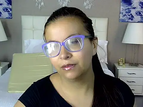 Amber Rouge  online show from 12, 9, 2025