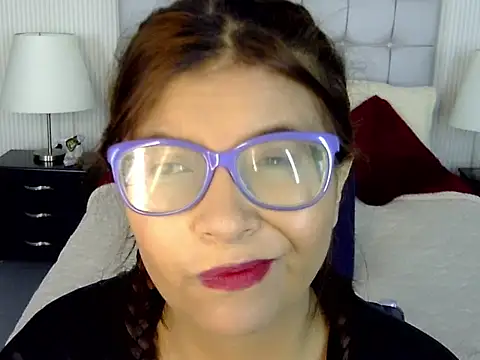 Amber Rouge  online show from 1, 10, 2025