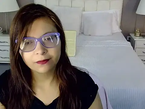 Amber Rouge  online show from 16, 9, 2025