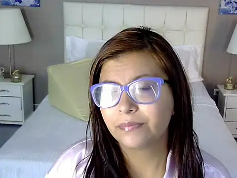 Amber Rouge  online show from 14, 9, 2025
