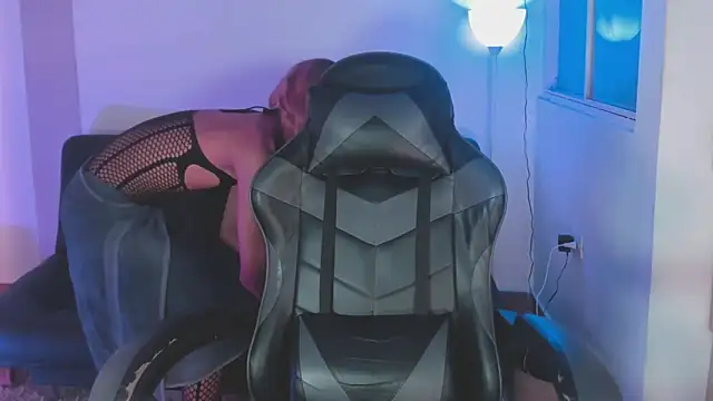 Nikkita Dragon online show from 14, 11, 2025