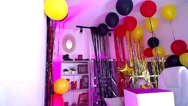 Eva Walker  online show from 1, 10, 2025