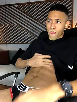 Snapshot of B_Wild chatting on 17, 10, 2025 B Wild online show from 17, 10, 2025