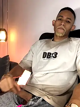 Snapshot of B_Wild chatting on 11, 10, 2025 B Wild online show from 11, 10, 2025