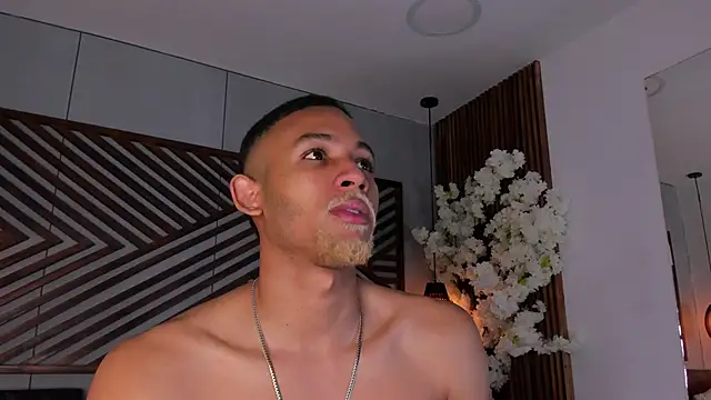 Snapshot of B_Wild chatting on 29, 11, 2025 B Wild online show from 29, 11, 2025