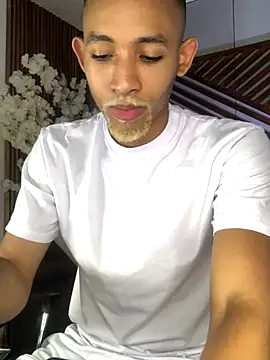 Snapshot of B_Wild chatting on 1, 11, 2025 B Wild online show from 1, 11, 2025