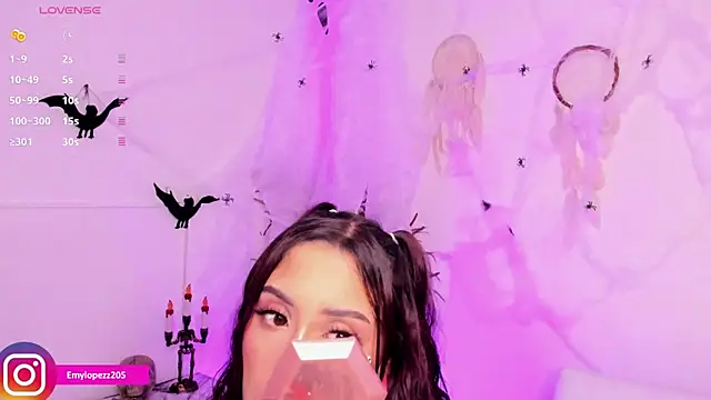 Emylopezz online show from 26, 10, 2025