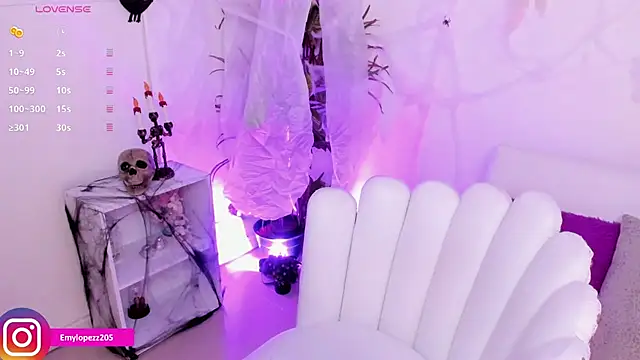 Emylopezz online show from 17, 10, 2025