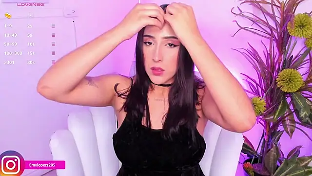 Emylopezz online show from 7, 10, 2025