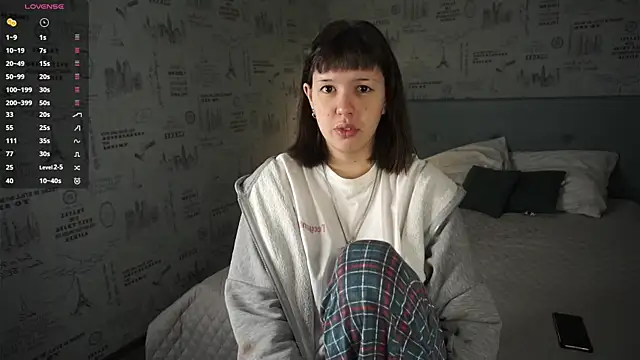 CrimsonLily online show from 13, 9, 2025