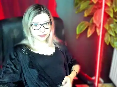 Snapshot of loveHeidi chatting on 3, 3, 2026 loveHeidi online show from 3, 3, 2026