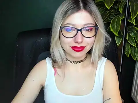 Snapshot of loveHeidi chatting on 6, 2, 2026 loveHeidi online show from 6, 2, 2026