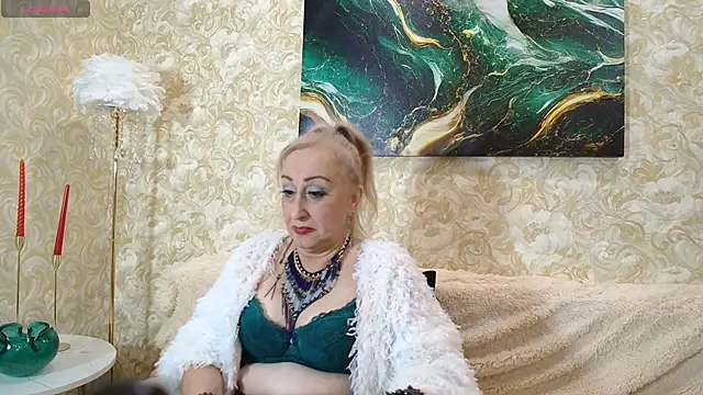  Sara  Smith  online show from 16, 10, 2025