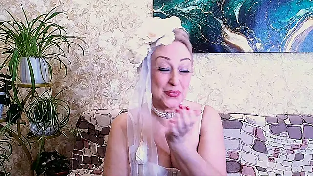  Sara  Smith  online show from 8, 3, 2026