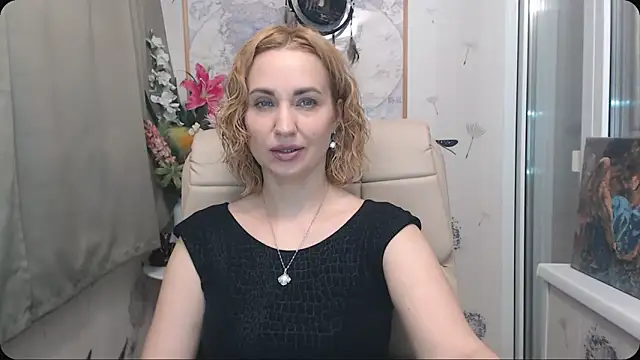 Snapshot of KatrinAlluring chatting on 14, 11, 2025 KatrinAlluring online show from 14, 11, 2025