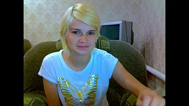 SaraSnow  online show from 10, 11, 2025