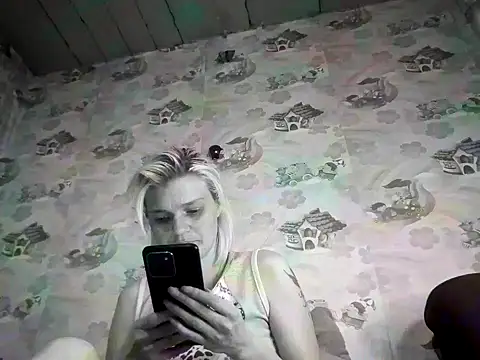 SaraSnow  online show from 12, 2, 2026