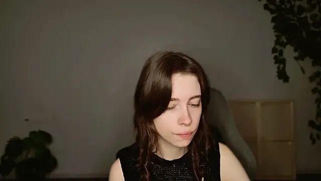 Yoka paradoXXX online show from 6, 11, 2025