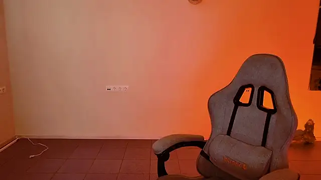 Yoka paradoXXX online show from 26, 2, 2026