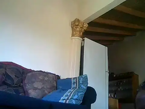 Irresistiblediva online show from 17, 9, 2025