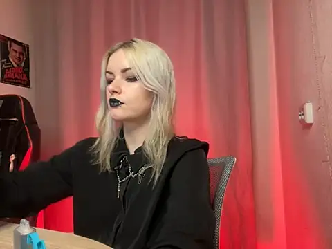 CherryKnight666 online show from 8, 9, 2025