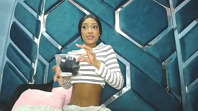 Lea Sweetly online show from 17, 10, 2025