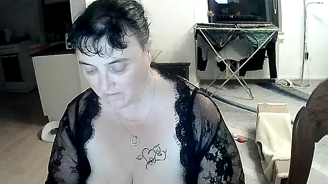 Minou1610 online show from 28, 9, 2025