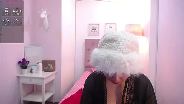 Miss Sandra Crowley online show from 22, 9, 2025