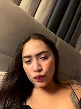 yourdevilsweettsx online show from 3, 11, 2025