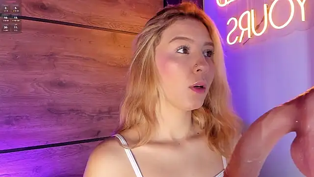 Snapshot of alyamonroe chatting on 28, 11, 2025 alyamonroe online show from 28, 11, 2025