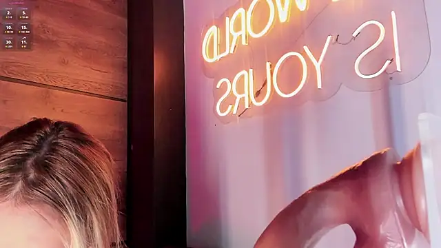 Snapshot of alyamonroe chatting on 7, 11, 2025 alyamonroe online show from 7, 11, 2025