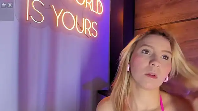 Snapshot of alyamonroe chatting on 26, 11, 2025 alyamonroe online show from 26, 11, 2025