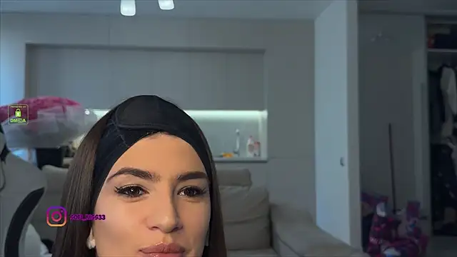 Snapshot of SofI-Play chatting on 18, 10, 2025 SofI-Play online show from 18, 10, 2025