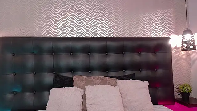 NaiaraMasson  online show from 10, 4, 2026