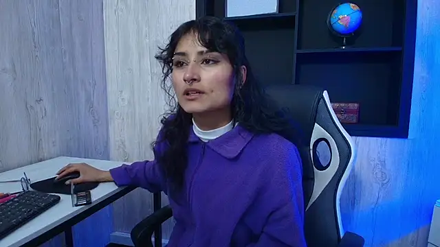 Snapshot of LilyRouset chatting on 3, 10, 2025 LilyRouset online show from 3, 10, 2025