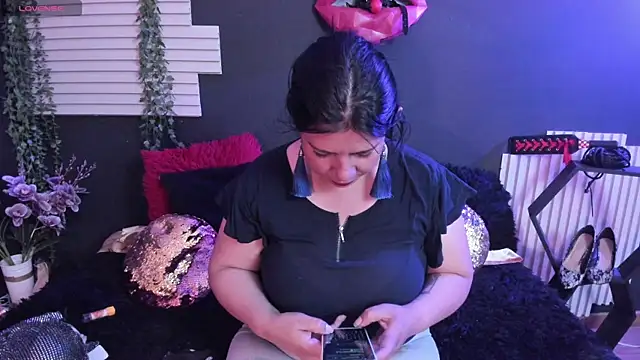kinky momm online show from 10, 7, 2026
