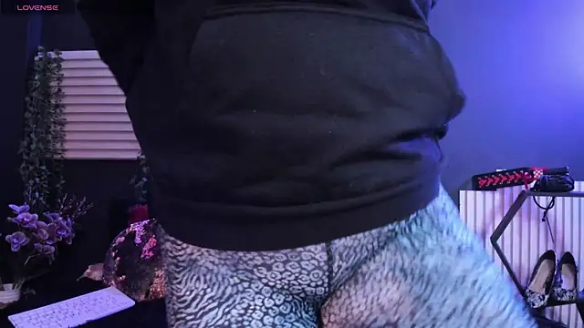 kinky momm online show from 12, 7, 2026