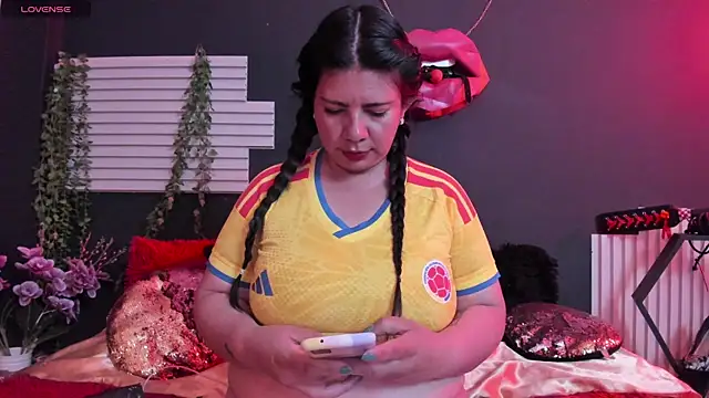 kinky momm online show from 7, 7, 2026