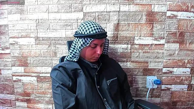 Snapshot of Sahira_and_Zaid chatting on 29, 10, 2025 Sahira and Zaid online show from 29, 10, 2025