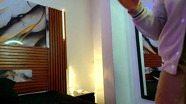 Snapshot of Evelin_thompsson chatting on 19, 11, 2025 Evelin thompsson online show from 19, 11, 2025