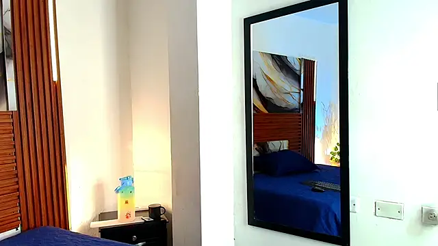 Snapshot of Evelin_thompsson chatting on 25, 11, 2025 Evelin thompsson online show from 25, 11, 2025