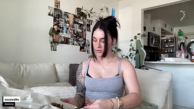 ezuswalks online show from 5, 10, 2025