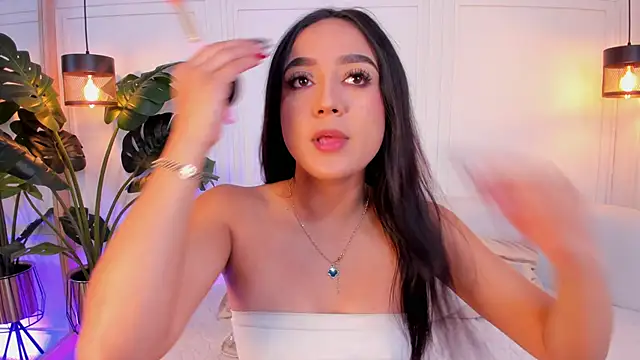 Dafne Hillss online show from 28, 10, 2025