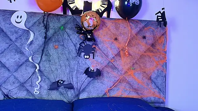 Shantey Laurent online show from 1, 11, 2025