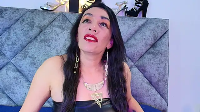 Shantey Laurent online show from 19, 11, 2025