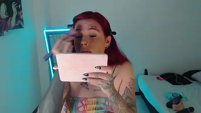 Maddy Vicius19 online show from 4, 11, 2025