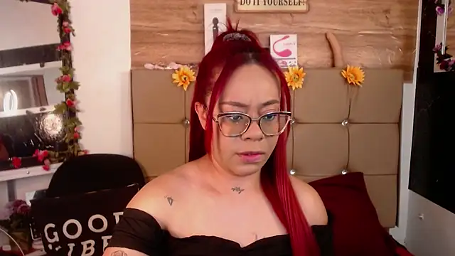 MIA  SPENCER online show from 16, 10, 2025