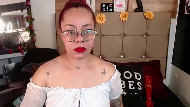 MIA  SPENCER online show from 18, 11, 2025