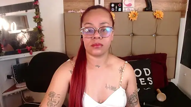 MIA  SPENCER online show from 11, 11, 2025